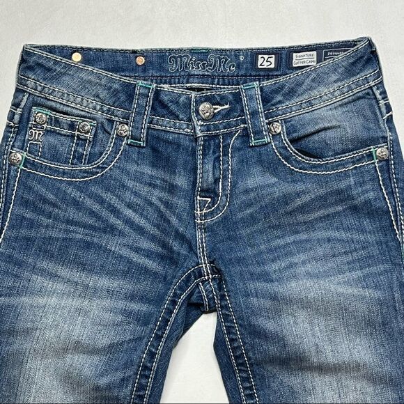 Miss Me | Flower Power Back Pocket Signature Cuffed Capri’s - Picture 3 of 7